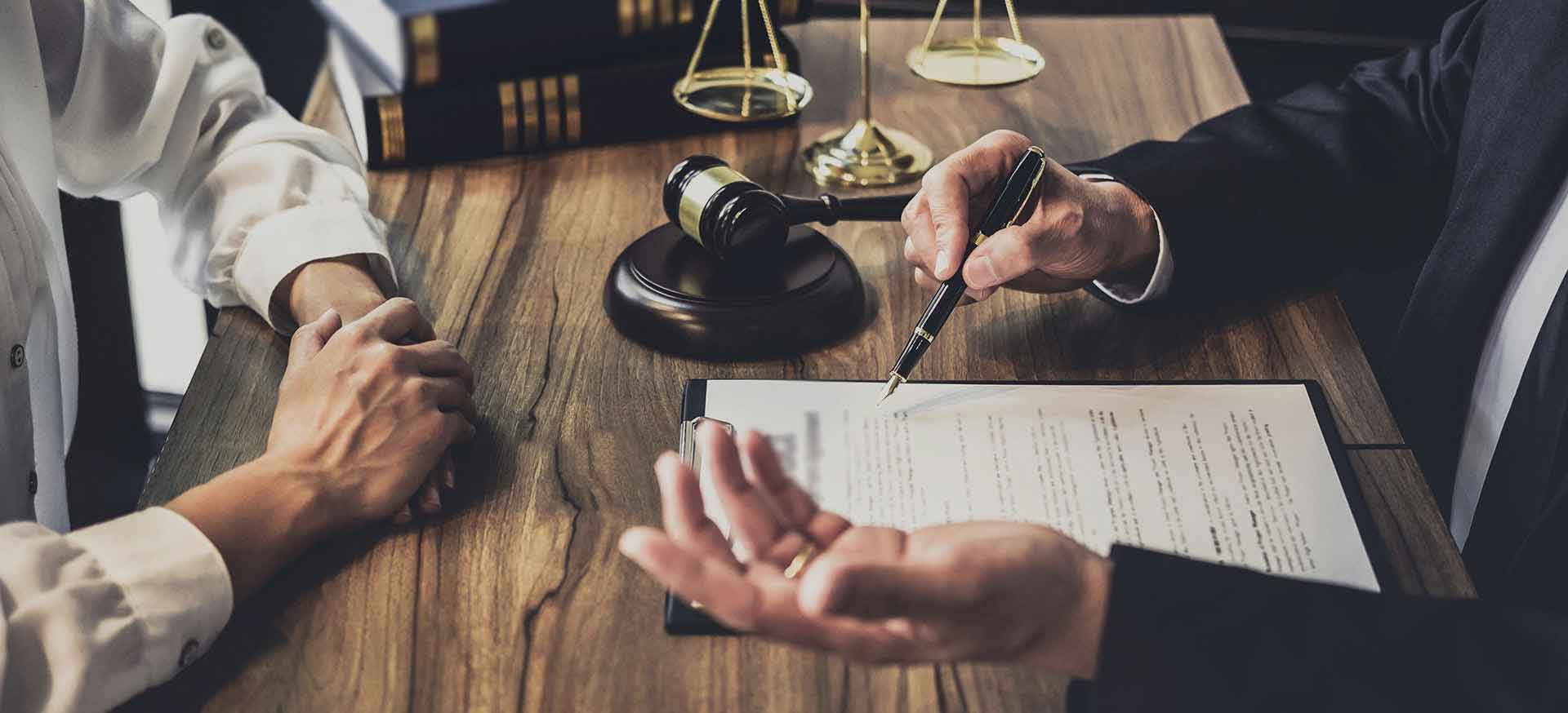 بهترین وکیل در کیش